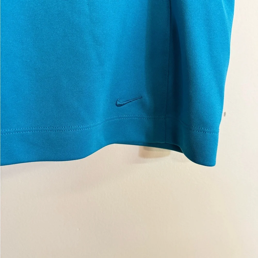 Nike Golf Womans Blue Sleeveless 1/4 Button Fit Dry Collar Top - Size Large